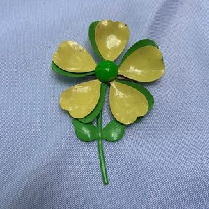 Vintage 60’s Flower Pin